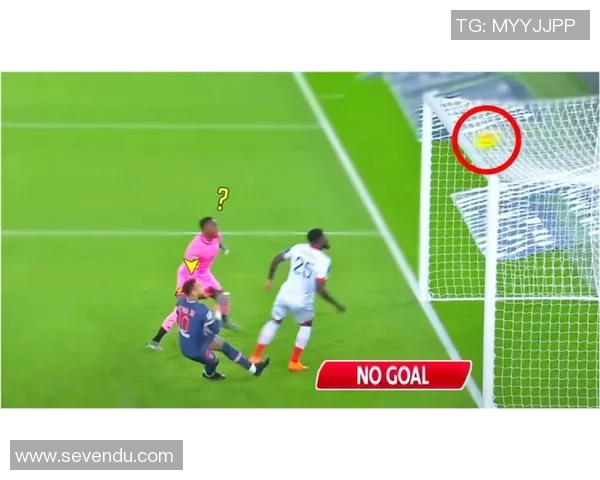 足球明星与闲趣饼干的完美结合让你在赛场外也能享受美味时光